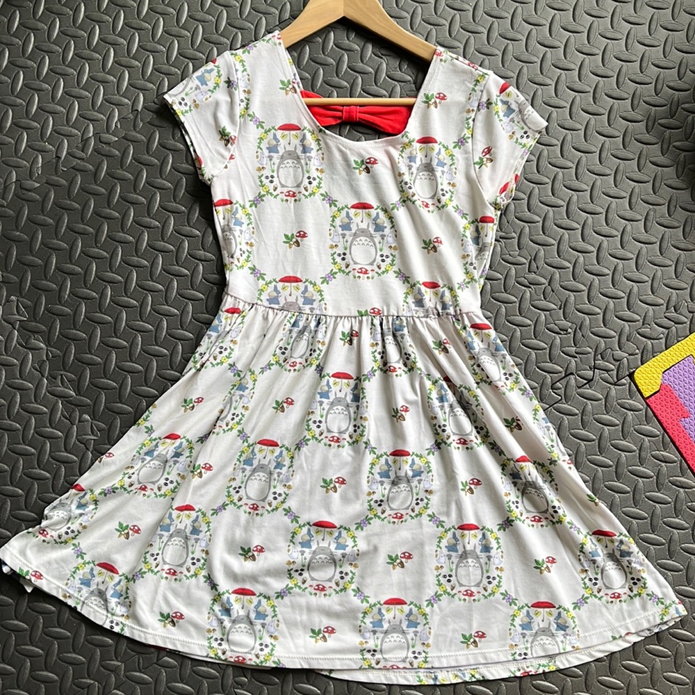 “My Neighbor Totoro” Short Sleeve Print Knit Dress.     size S